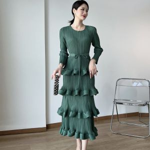 Pleated Temperament Solid Color Cake Dress Urban Womens Commuter Dress with Belt Multi-Layer 250 / YS381204