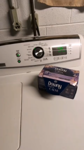 แผ่นอบผ้าหอม ดาวน์นี่ Downy Dryer Sheet แผ่นอบผ้าหอม ปรับผ้านุ่มใส่ในเครื่องอบผ้า บรรจุ105แผ่น