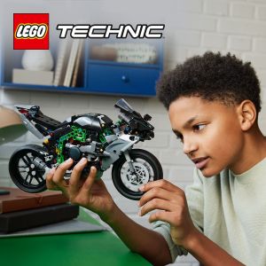 LEGO Technic 42170 Kawasaki Ninja H2R Motorcycle (643 Pieces) Building Block Toys Bricks