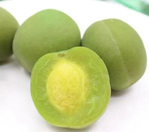 Crispy green plum sour sweet fruit sour plum dried fresh fruit preserved fruit 脆青梅