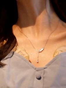Jovanka - Necklace Kalung Wanita Alloy Rantai Klavikula Emas Perak Simple Aesthetic Lucu Unik Adjustable Aksen Liontin Angel Wings Sayap Malaikat Perhiasan Aksesoris Fashion Korean Style [J4-4]