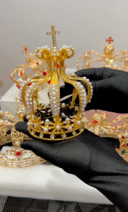 Virgin Mary Fatima Crown Princess Cake Topper Wedding Birthday Party Pearl Tiaras Cake Decor Mama Mary Statue