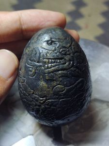 Koleksi belur baruklinting kuningan hitam