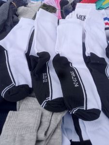 kaos kaki sekolah tebal