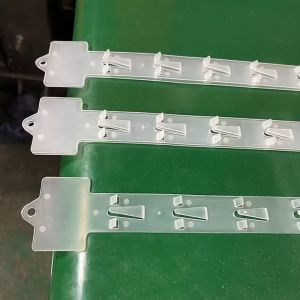 20pcs Store Shelf Food Hanging Strip - Snack Hanging Strips - Transparent Display Hanger Hooks - Kitchen Storage Clip - Supermarket Goods Display - Supermarket Food Hanging Strip