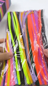 200pcs Fuzzy Wire Packaging Plush Tube Creative Toy Chenille Wire Fluffy Sticks With Box DIY Crafts