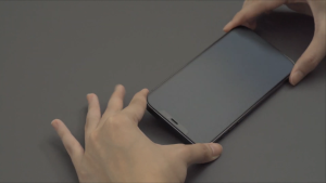 Kính Cường Lực iPhone 17/ 17 Air/ 17 Pro/ 17 Pro Max UNIQ OPTIX COVEX VIVID Clear Trong Suốt Viền Đen Độ Dày 0.33mm