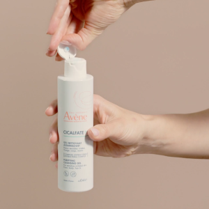Eau Thermale Avène Cicalfate+ Purifying Cleansing Gel 200ml | Soothes and Cleanses Irritated Skin