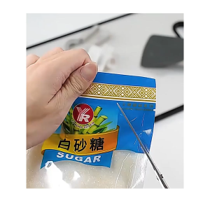 C7 Kẹp Miệng Túi Bảo Quản Thực Phẩm CÓ NẮP MỞ RÓT tiện lợi (Màu sắc không cố định) CINDY