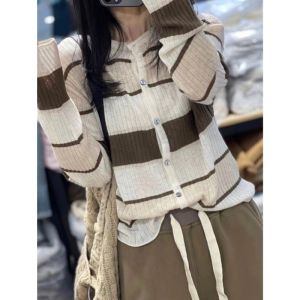 Fine Gauge Knit Sweater Cardigan for Women in Contrasting Colors Slim Fit Loose Long Sleeve Wool Material Suitable for Spring and Autumn