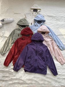 เสื้อกันฝนกันแดดแบบสวมหัวทรงหลวมสำหรับฤดูร้อน น้ำหนักเบา ผ้าไหมน้ำแข็ง สำหรับผู้ชายและผู้หญิง สำหรับกีฬาและกลางแจ้ง