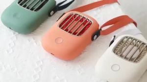 ☀️ สินค้าพร้อมส่ง☀️ พัดลมพกพา พัดลมแบบแขวน มี 4 สี 1800 mAh ชาร์จUSB