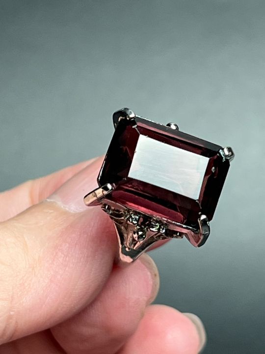 Nhẫn mặt ngọc hồng lựu hình chữ nhật, khung khắc silver, ni 6,5-7, hàng si nhật độ mới 98%