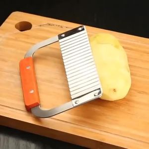 Stainless Steel Wavy Potato Cutter With Wooden Handle Crinkle Vegetable Slicer For Home Kitchen Food Vegetable Cutting Tool