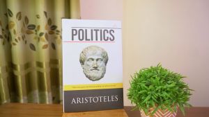 Buku Politik Aristoteles: Manusia Pada Hakikatnya Adalah Binatang Politik