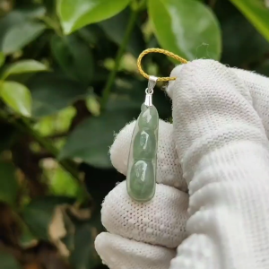 Icy Translucent Jadeite Triple Prosperity Bean Pendant – 18K Clasp Light Green Hue (Sku: 18kp126)