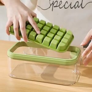 Hộp để đá trong suốt kèm khay làm đá viên thông minh ấn tự nhả