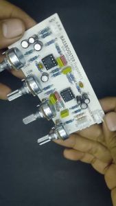 Crossover Aktif Bass Booster & Tone Control Bass Booster