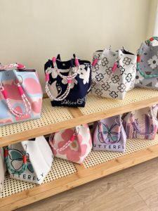 New Arrival Ins Niche Style Cute Knitting Mobile Phone Bag Summer Travel Handbag Coin Purse K-style Street Shooting Bucket Bag