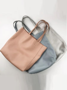 New 2025 Top Layer Cowhide Tote Handbag Womens Simple Fashion Soft Large Bag Casual Shoulder Bag Cotton Lining Zipper Closure