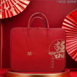 Wedding Quilt Storage Bag Red Satin Handheld Cotton Quilt Packaging Bag for Bridal Trousseau Four-Piece Set Storage Organizer