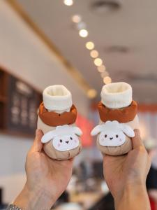 Thickened Fleece Winter Baby Shoes Socks for 0-1 Year Old Boys And Girls Non-Slip Soft Bottom Crawling Shoes Cute Cartoon Pattern