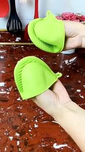 2PCS Silicone Anti-heat Gloves for Microwave Ovens Heat-resistant Gloves for Baking Ovens Thickened and Heat-resistant