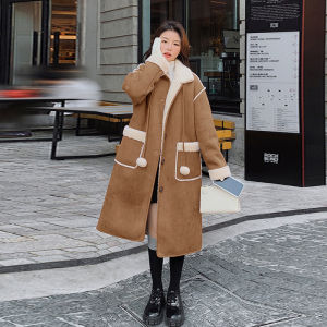 เสื้อโค้ทหนังผสมขนแกะหนาสีแดงสำหรับผู้หญิงในฤดูหนาว ทรงหลวม ปกโปโล กระดุมเดียว สีพื้น ขนแกะผสมคอตตอน ความยาวปานกลาง