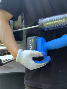 Grease Coupler Kepala Grease Gun Pegangan Ganda Kepala Alat Aplikasi Minyak Gemuk 9x5cm