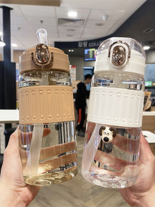 แก้วน้ำพลาสติกทรงสูงสำหรับผู้หญิง ความจุขนาดใหญ่ ทนความร้อนได้ แก้วน้ำแบบพกพาพร้อมสตรีทแวร์สำหรับเด็กและนักเรียน