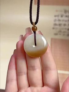 和田玉糖白玉平安扣吊坠男女款糖色玉坠儿童礼盒装天然玉石项链Hotan Jade Sugar White Jade Safety Buckle Pendant for Men and Women Sugar Jade Pendant Children Gift Box Natural Jade Necklace