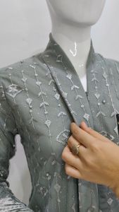 Kebaya Tunik & Batik: Pilihan Modis untuk Acara Formal