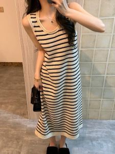 ชุดเดรสยาวถักแขนกุดคอตั้งหลวมๆ สำหรับผู้หญิง ฤดูร้อนปี 2025 ชุดเดรสยาวคลุมเข่าทรงเอเข้ารูป เสื้อผ้าทำงานสำหรับผู้หญิง