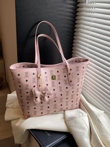 Retro Large Capacity Womens Tote Bag Fashionable Print Underarm Handbag Versatile Commuter Shoulder Bag Modern Neutral Style