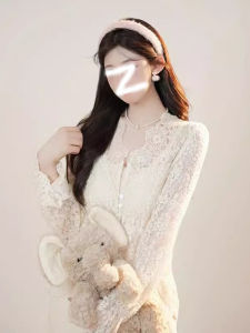 เสื้อเชิ้ตคอวีลูกไม้แฟชั่นสำหรับผู้หญิง เสื้อชั้นในทรงหลวมๆ ทรงเข้ารูป เสื้อสั้นฤดูใบไม้ร่วงและฤดูหนาว