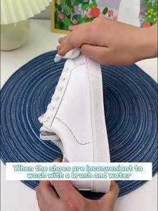 🔥SG READY STOCK🔥20pcs of clothing decontamination wipes portable emergency no water wash/Not damaging clothing/quick decontamination紧急一次性衣物去污湿巾