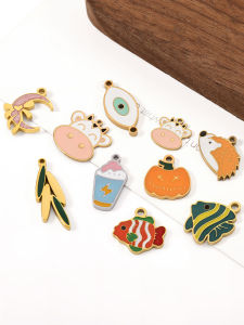 พวงกุญแจไขว้ไนต์ เครื่องประดับ DIY โลหะผสมไททาเนียมเคลือบเงิน 18K พร้อมพวงกุญแจรูปสัตว์การ์ตูน ลูกปัดอิศรา