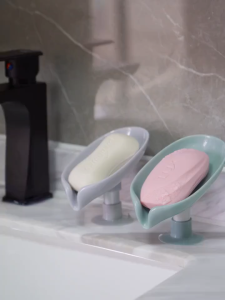 Leaf shape soap dish tilt angle design automatic drain soap holder