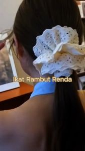 Ikat Rambut Kain Renda Beige Korean Style Lace Scrunchie Hairband Ivory White Karet Rambut Wanita Vintage Style