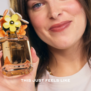 [Exclusive Set] Marc Jacobs Fragrances Daisy Ever So Fresh Eau de Parfum 30ml Set เซ็ทน้ำหอม (Daisy Ever So Fresh EDP 30ml + Daisy Ever So Fresh EDP 4ml + Daisy Drop Pouch)