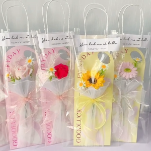 Thiệp Cài Hoa Gắn Sẵn Hoa Sáp Kèm Túi Bóng Kính Quà Tặng Ý Nghĩa Cho Ngày 20/11 Tặng Tốt Nghiệp 14/2 Các Dịp Lễ Kỷ Niệm 8/3 20/10 (Tặng Kèm Thiệp & Túi Nhựa)