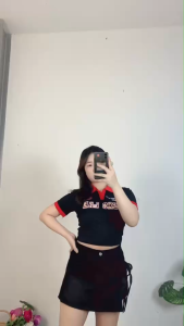 ชุดเซ็ตผู้หญิง เสื้อยืดคอV + กระโปรงยีนส์ กระชับสัดส่วน