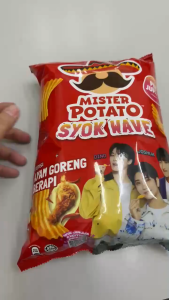 130g 1pcs Mister Potato Syok Wave Chips Pek Jumbo Perisa Ayam Goreng Berapi Halal