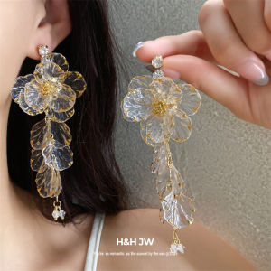 Acrylic Flower Tassel Earrings With a Luxurious and High-End Feel
