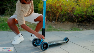 Globber Ace Lights Foldable Scooter (LED Wheels) - Aqua