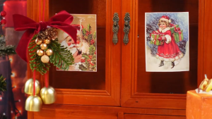 กระดิ่งประดับโบว์กำมะหยี่สำหรับคริสต์มาส ดีไซน์งดงาม พร้อมคำอวยพรปีใหม่ 2026 รหัส HE0146