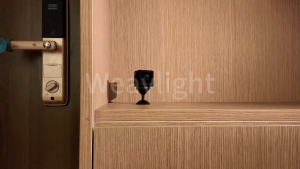 【อัพเกรดใหม่💥】W02 กล้องทรงลูกบาศก์ขนาดเล็ก ในร่ม 1080P ภาพกลางคืน HD เลนส์มุมกว้าง140° เล็กง่ายต่อการวาง สําหรับบ้าน กล้องแอบถ่าย   และออฟฟิศ กล้องวงจรปิดทรงลูกบาศก์ขนาดเล็ก กล้องวงจรปิดดูผ่านมือถือ การใช้งานระยะไกล กล้องวงจรปิดขนาดเล็ก กล้องวงจรปิดจิ๋ว