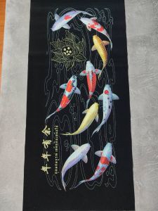 รูปปลาคาร์ฟ 9 ตัว ภาพมงคลพิมพ์ลงผ้ากำมะหยี่ ขนาด 34x76 cm เสริมมงคล ฮวงจุ้ย