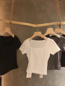 Elegant Square Neck Short Sleeve Crop Top