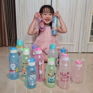 BotolBotol minum plastik/botol minum anak TAKUMA